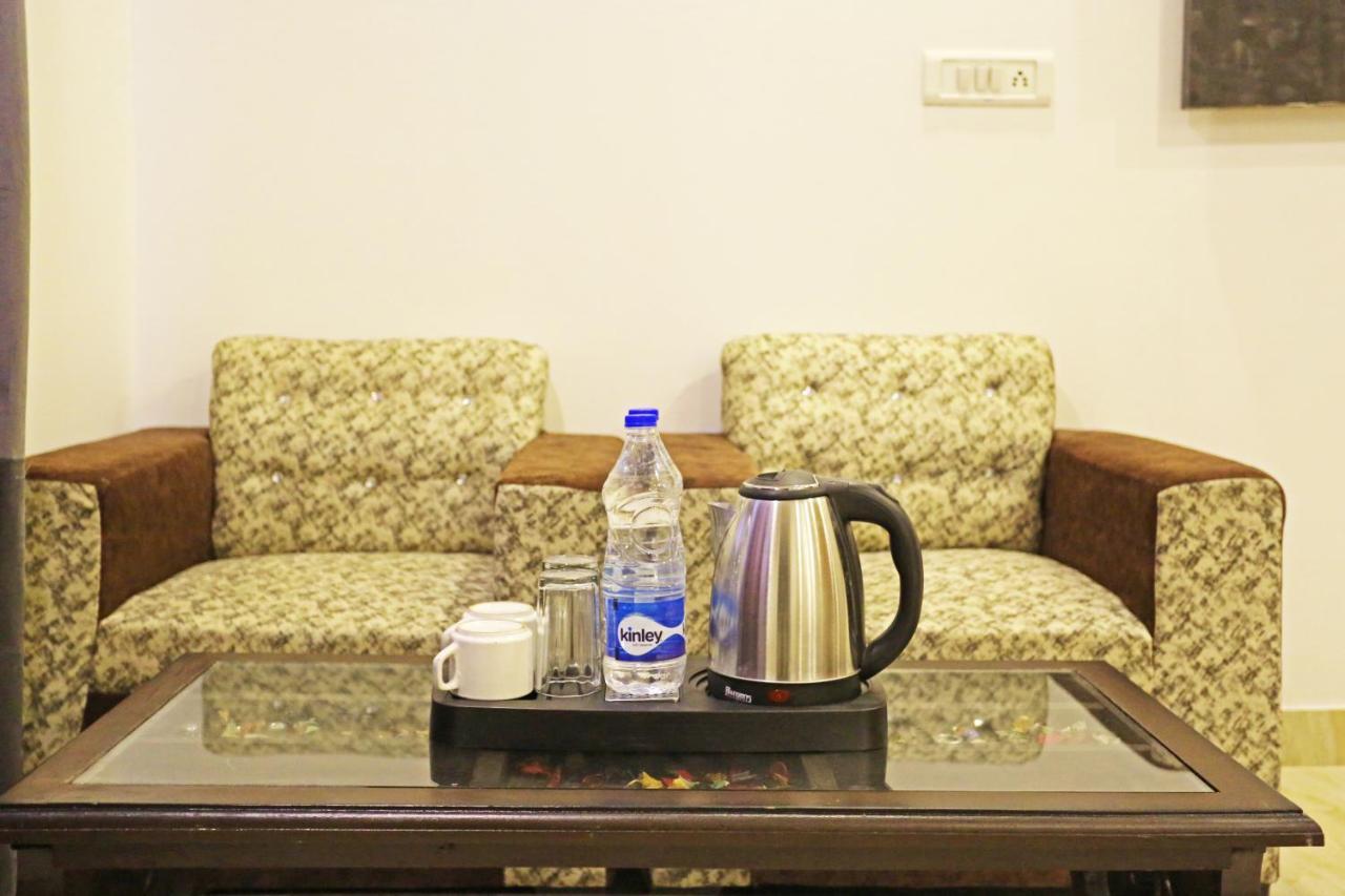 Hotel The Best Near Delhi Airport Nova Deli Exterior foto