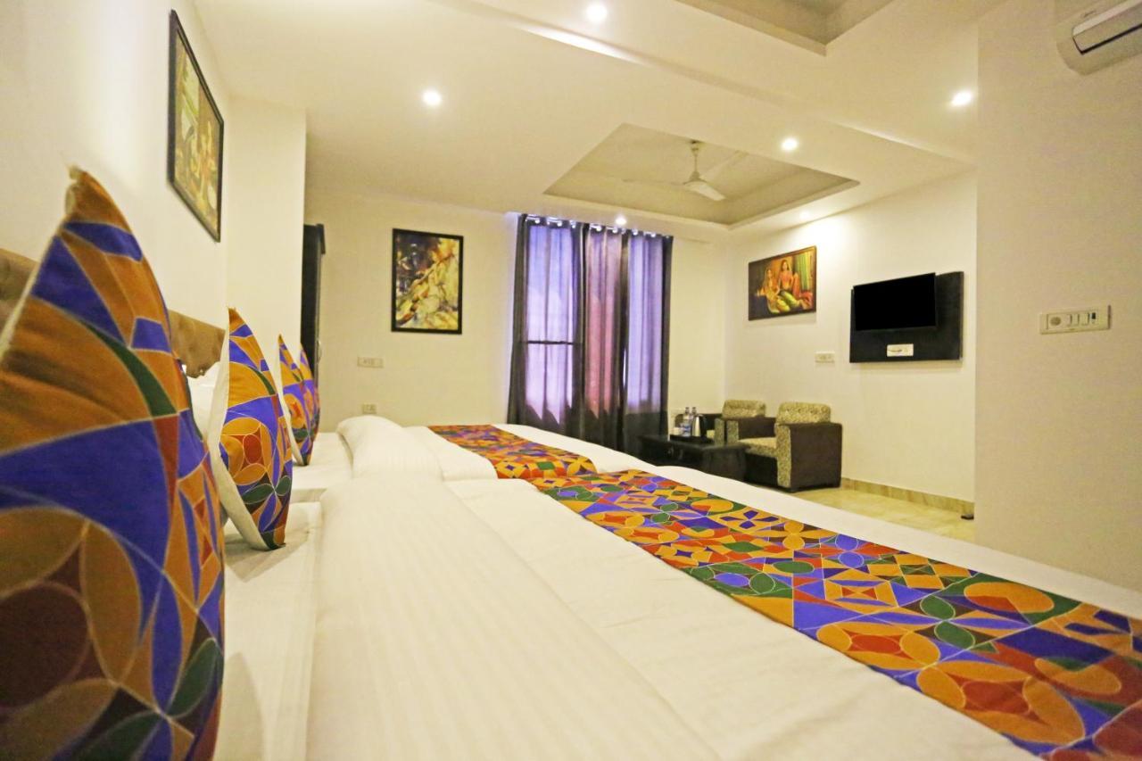 Hotel The Best Near Delhi Airport Nova Deli Exterior foto